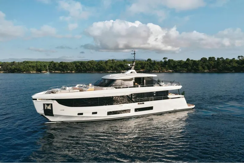 Azimut GRANDE 30M 2026