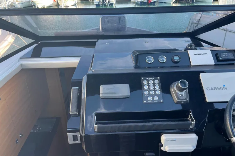 De Antonio Yachts 33cruisers 2018