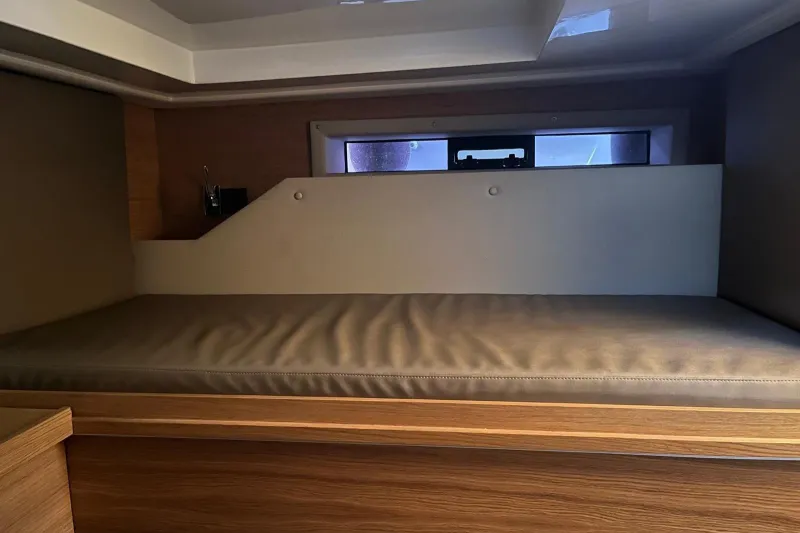 De Antonio Yachts 33cruisers 2018