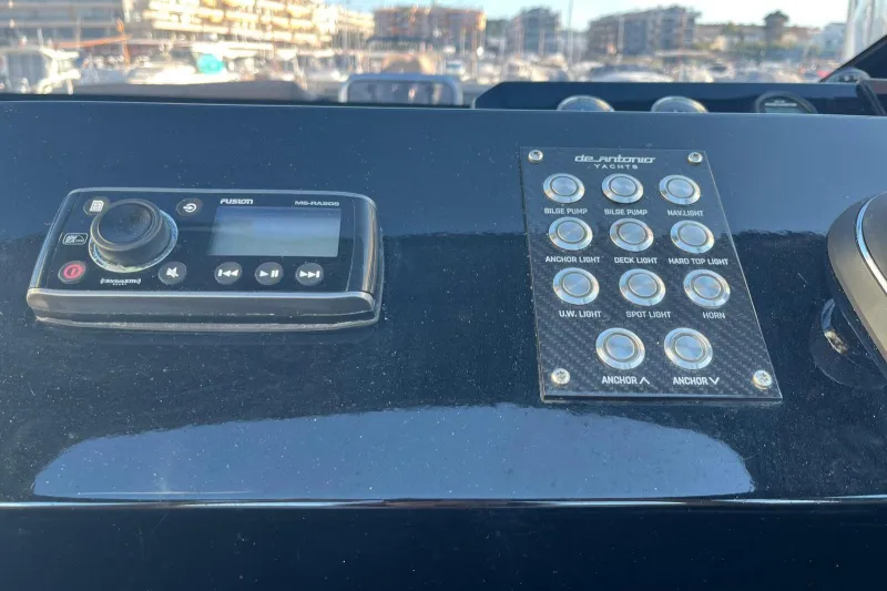 De Antonio Yachts 33cruisers 2018