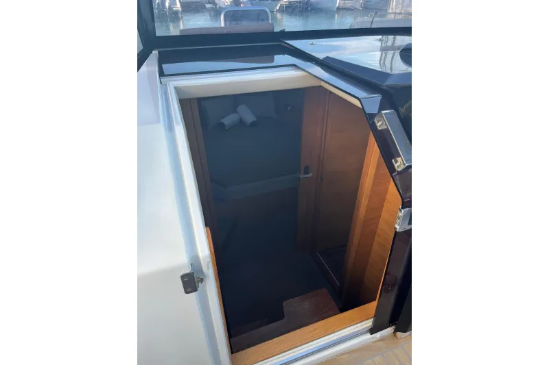 De Antonio Yachts 33cruisers 2018