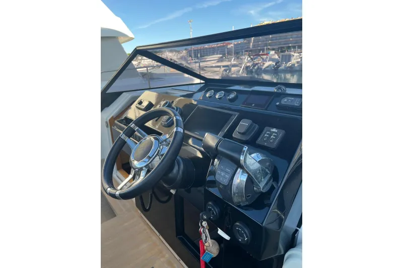 De Antonio Yachts 33cruisers 2018