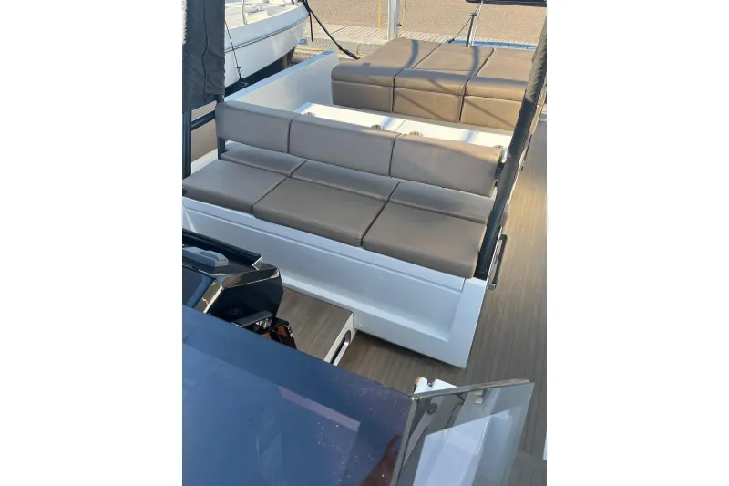 De Antonio Yachts 33cruisers 2018