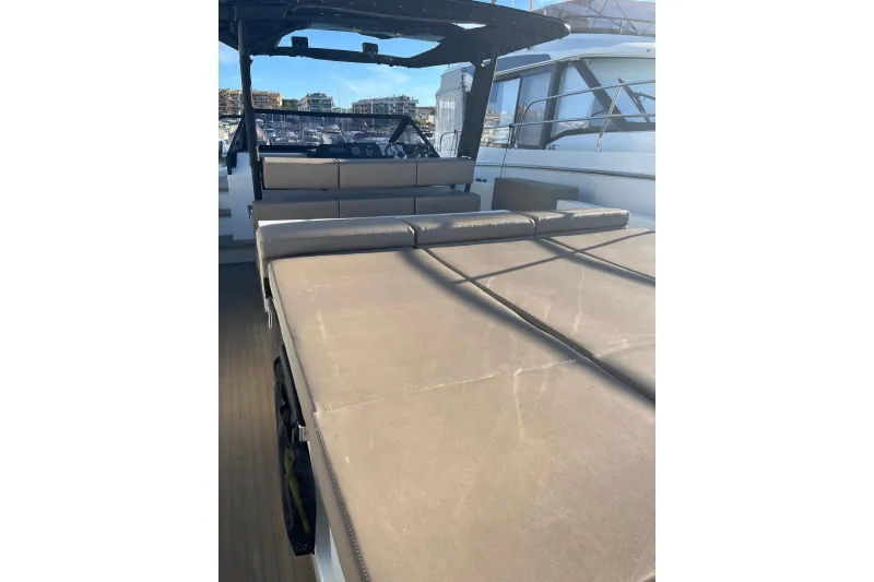 De Antonio Yachts 33cruisers 2018