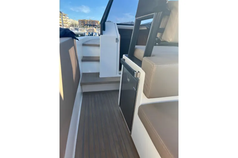 De Antonio Yachts 33cruisers 2018