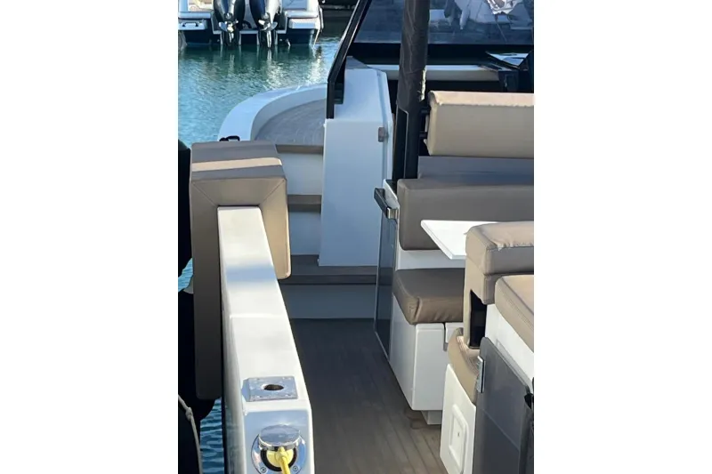 De Antonio Yachts 33cruisers 2018