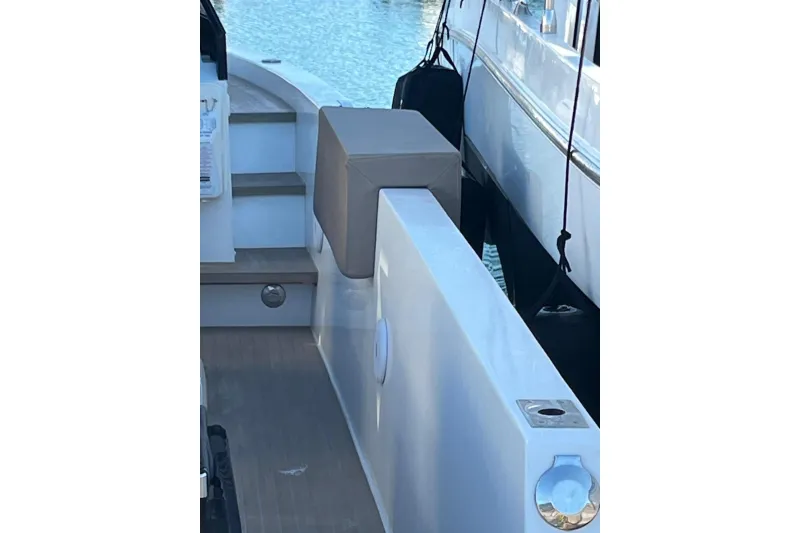 De Antonio Yachts 33cruisers 2018