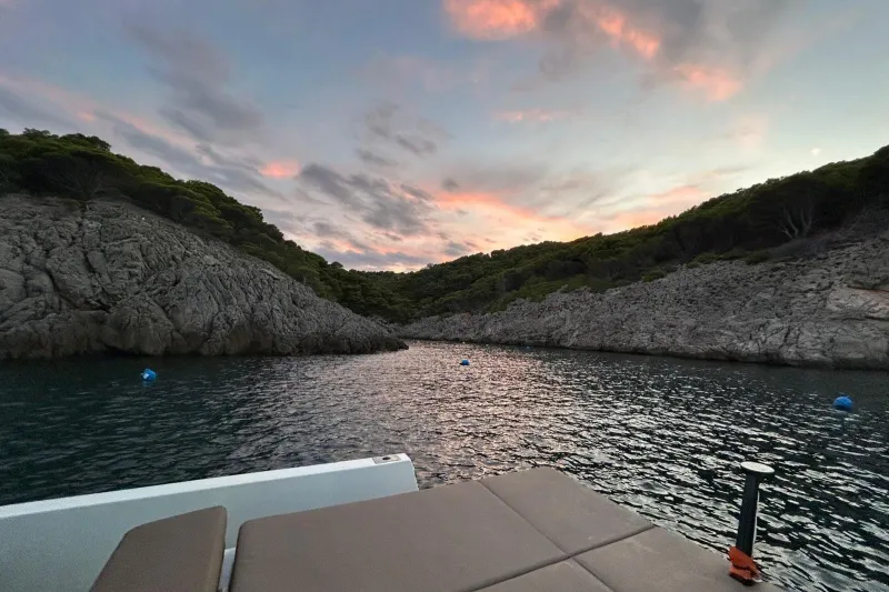 De Antonio Yachts 33cruisers 2018