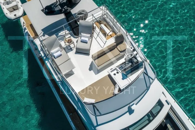 Azimut 77S 2016