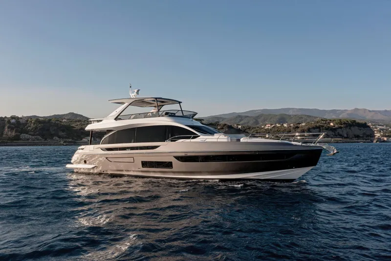Azimut Fly 72 2026