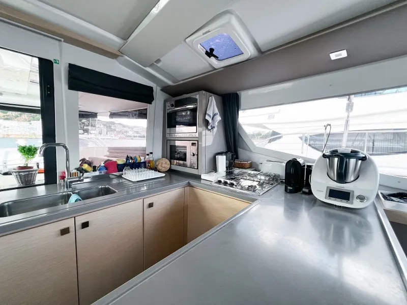 Fountaine Pajot  FOUNTAINE PAJOT HELIA 44 MAESTRO 2016