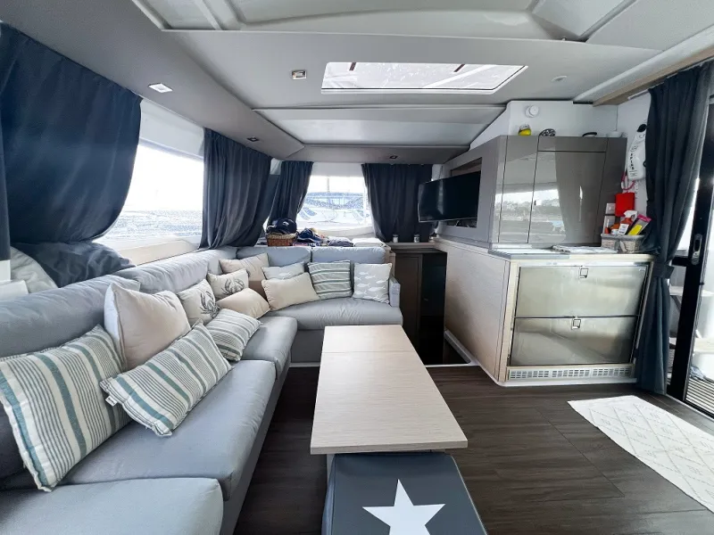 Fountaine Pajot  FOUNTAINE PAJOT HELIA 44 MAESTRO 2016