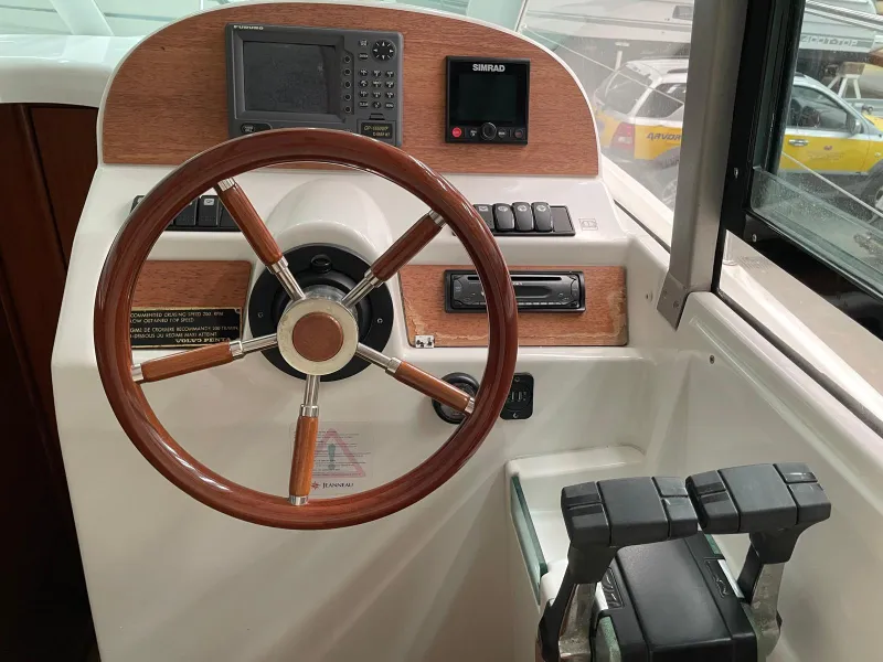 Jeanneau JEANNEAU MERRY FISHER 925 FLY 2004