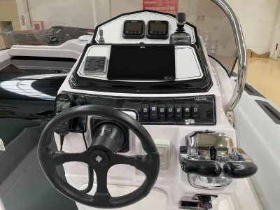 Foto del barco Ranieri International RANIERI CAYMAN 31 SPORT TOURING 2020