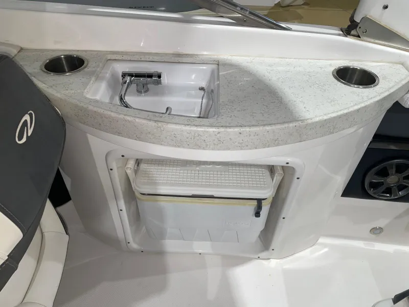 Regal REGAL 24 FASDECK 2018