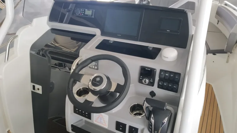 Jeanneau JEANNEAU CAP CAMARAT 7.5 CC SERIE 3 2024