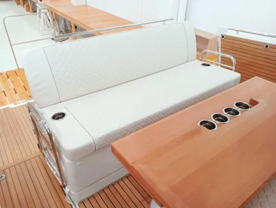 Foto del barco Jeanneau JEANNEAU DB 37 IB 2025