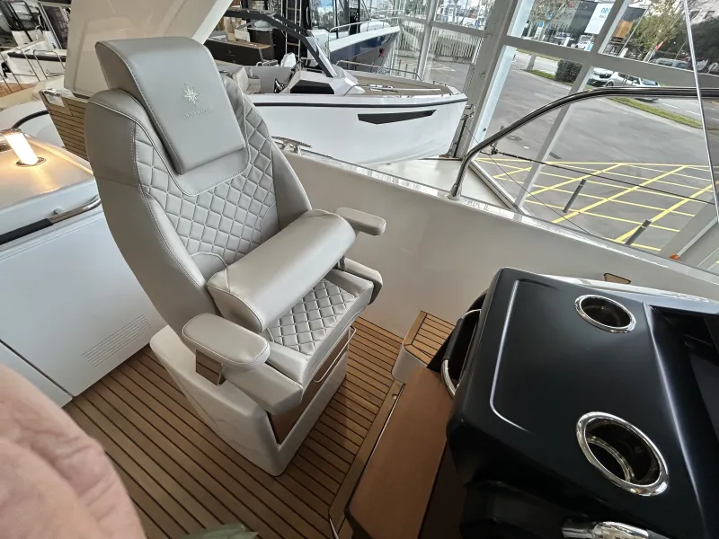 Jeanneau JEANNEAU DB 43 2025