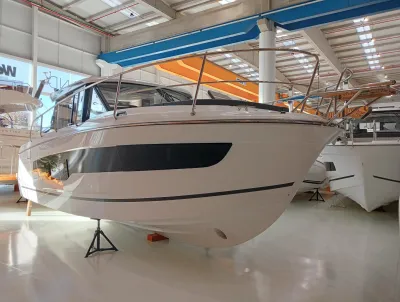 Foto del barco Jeanneau JEANNEAU MERRY FISHER 1095 COUPÉ 2025