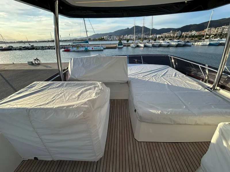 Prestige Yachts PRESTIGE 590 FLY 2023