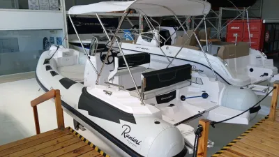 Foto del barco Ranieri International RANIERI CAYMAN 19 SPORT 2023