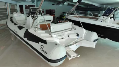 Foto del barco Ranieri International RANIERI CAYMAN 21 SPORT 2022