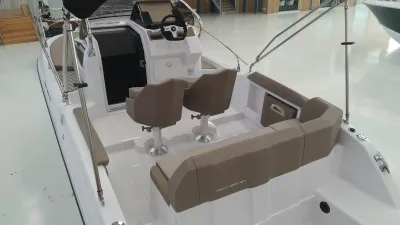 Foto del barco Ranieri International RANIERI NEXT 220 SH 2022