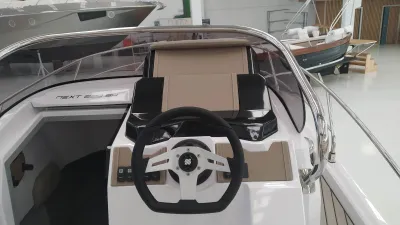 Foto del barco Ranieri International RANIERI NEXT 220 SH 2022