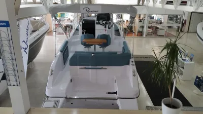 Foto del barco Ranieri International RANIERI NEXT 240 SH 2023