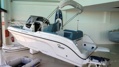 Foto del barco Ranieri International RANIERI NEXT 240 SH 2023