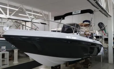 Foto del barco Ranieri International RANIERI VOYAGER 19 S 2021