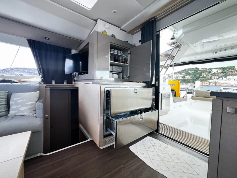 Fountaine Pajot  FOUNTAINE PAJOT HELIA 44 MAESTRO 2016