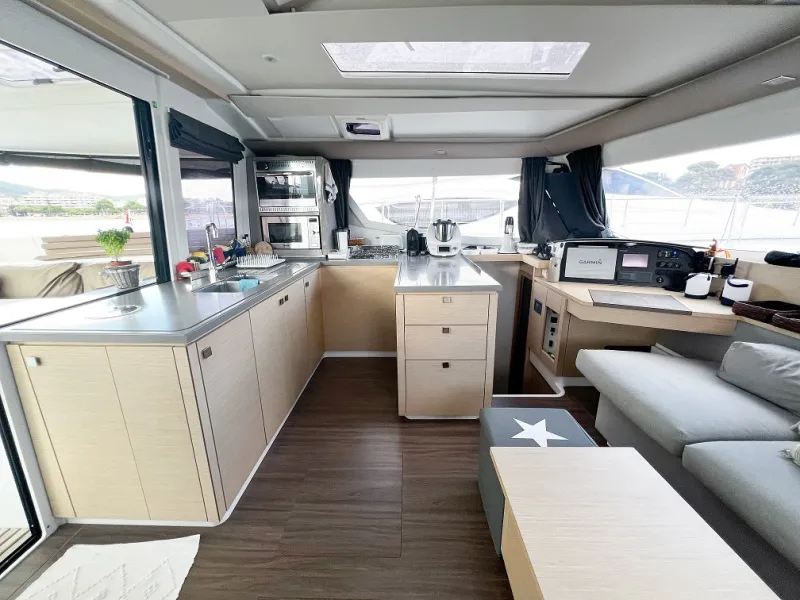 Fountaine Pajot  FOUNTAINE PAJOT HELIA 44 MAESTRO 2016