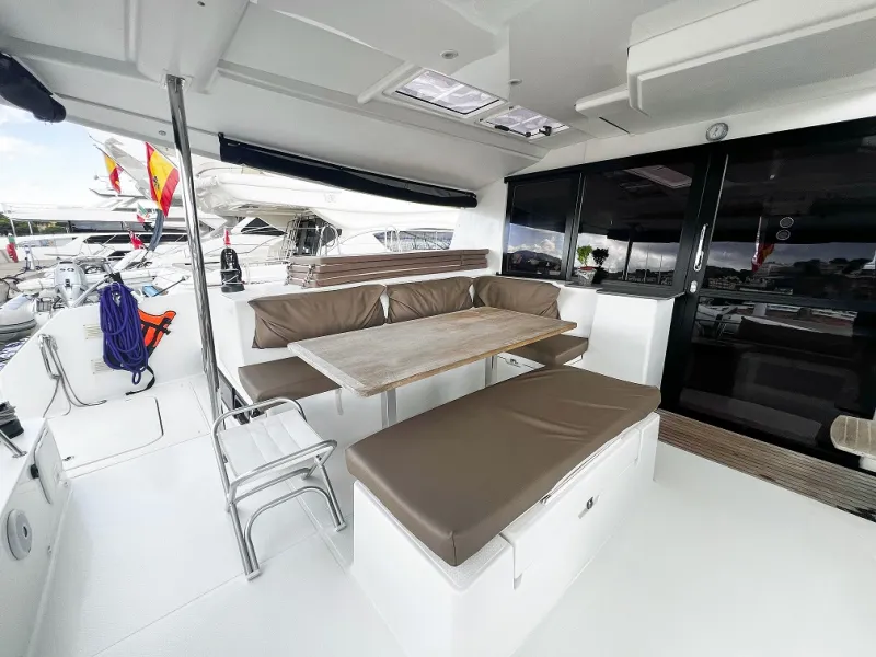 Fountaine Pajot  FOUNTAINE PAJOT HELIA 44 MAESTRO 2016