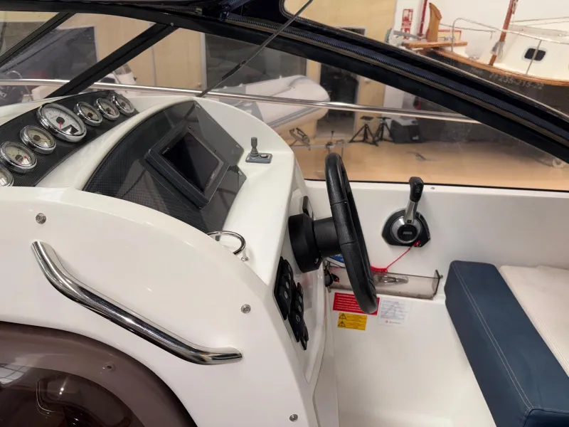 Jeanneau JEANNEAU LEADER 8 2012