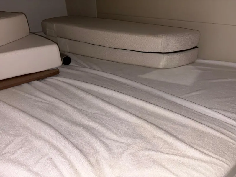 Jeanneau JEANNEAU LEADER 8 2012