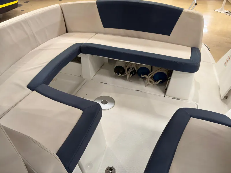 Jeanneau JEANNEAU LEADER 8 2013