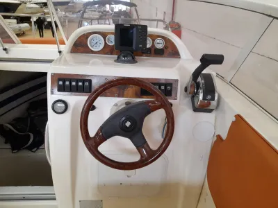 Foto del barco Nadir NADIR COVERLINE 710 2002