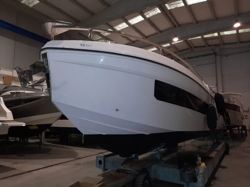 Ranieri International RANIERI NEXT 330 LX 2023