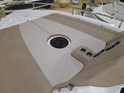 Foto del barco Ranieri International RANIERI NEXT 330 LX 2023