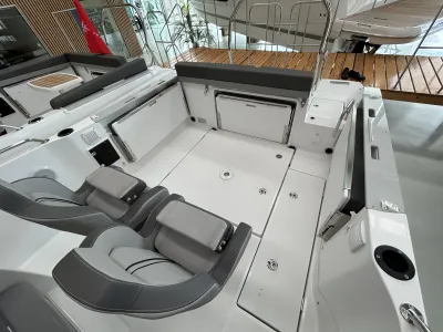 Foto del barco Jeanneau JEANNEAU CAP CAMARAT 7.5 CC SERIE 3 2024