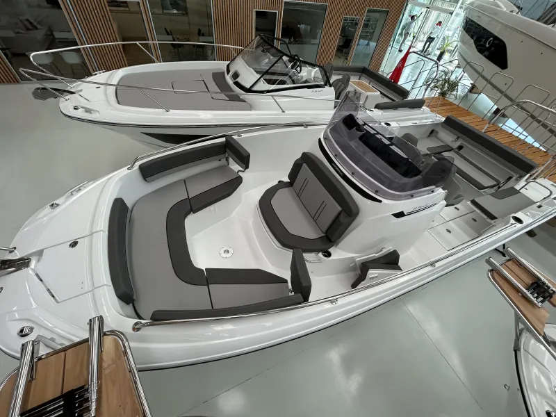 Jeanneau JEANNEAU CAP CAMARAT 7.5 CC SERIE 3 2024