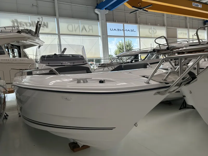 Jeanneau JEANNEAU CAP CAMARAT 7.5 CC SERIE 3 2024