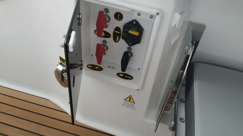 Jeanneau JEANNEAU CAP CAMARAT 7.5 CC SERIE 3 2024