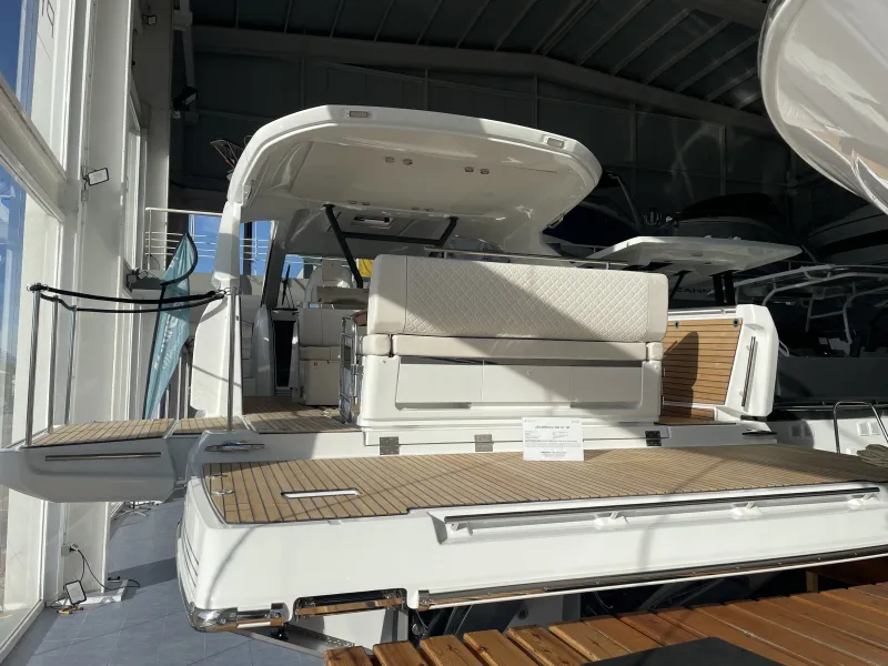 Jeanneau JEANNEAU DB 37 IB 2025