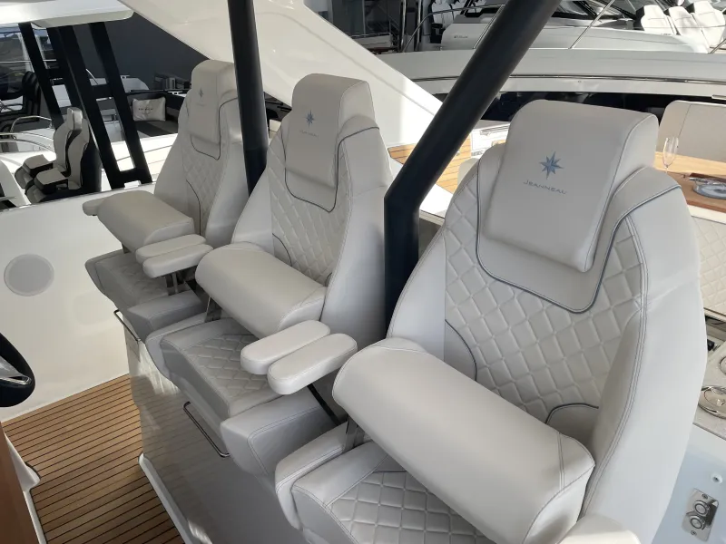 Jeanneau JEANNEAU DB 37 IB 2025