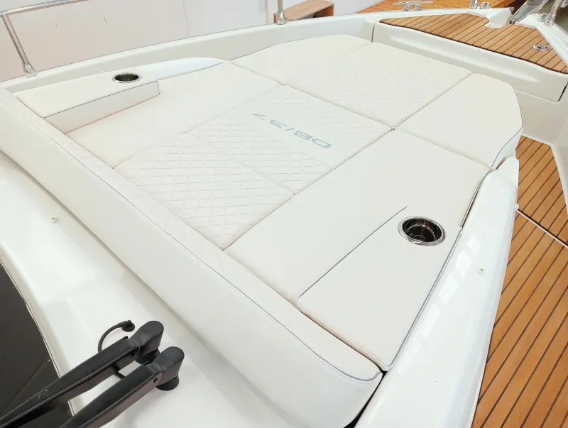 Jeanneau JEANNEAU DB 37 IB 2025