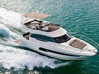 Foto del barco Prestige Yachts PRESTIGE 460 FLY 2025