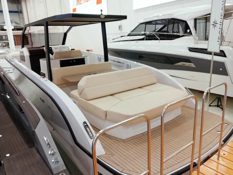 Rand RAND ARCHIPELAGO 32 2025