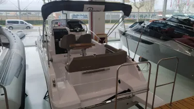 Foto del barco Ranieri International RANIERI NEXT 240 SH 2022